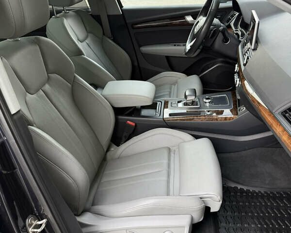 Синий Ауди Ку 5, объемом двигателя 2 л и пробегом 126 тыс. км за 25500 $, фото 34 на Automoto.ua