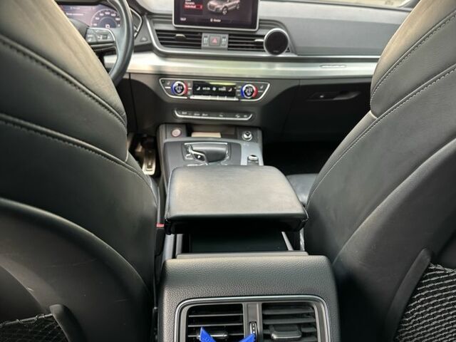 Синій Ауді Ку 5, об'ємом двигуна 3 л та пробігом 120 тис. км за 28600 $, фото 21 на Automoto.ua