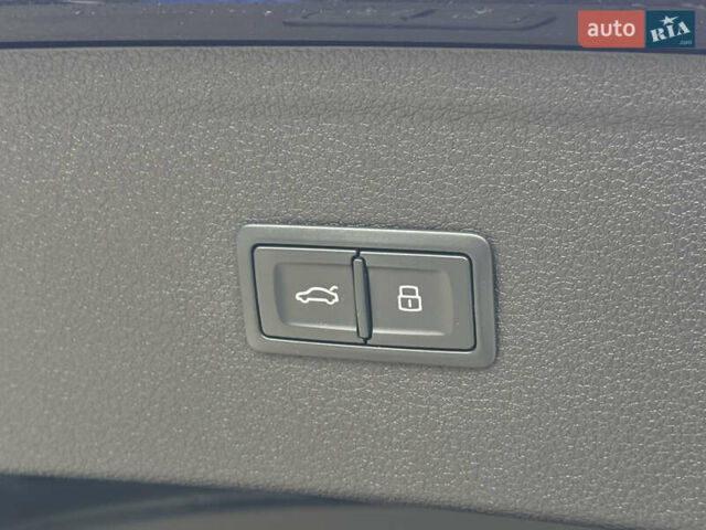 Синій Ауді Ку 5, об'ємом двигуна 2 л та пробігом 118 тис. км за 19950 $, фото 23 на Automoto.ua