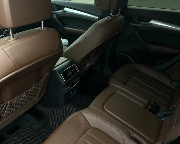 Ауді Ку 5 2017 у Києві на Automoto.ua Синій Ауді Ку 5, об'ємом двигуна 1.98 л та пробігом 123 тис. км за 30000 $, фото 17 на Automoto.ua