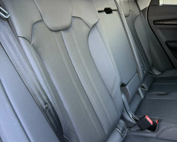 Ауди Ку 5 2017 в Кривом Роге на Automoto.ua Синий Ауди Ку 5, объемом двигателя 1.98 л и пробегом 130 тыс. км за 29800 $, фото 25 на Automoto.ua