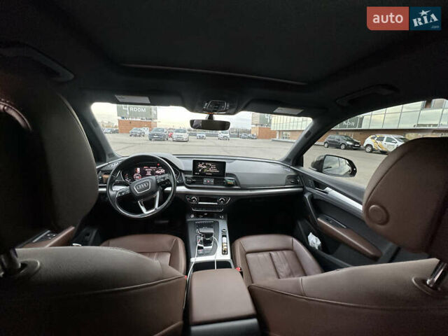 Ауді Ку 5 2017 у Києві на Automoto.ua Синій Ауді Ку 5, об'ємом двигуна 1.98 л та пробігом 123 тис. км за 30000 $, фото 16 на Automoto.ua