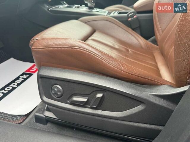 Синій Ауді Ку 5, об'ємом двигуна 2 л та пробігом 115 тис. км за 29790 $, фото 24 на Automoto.ua