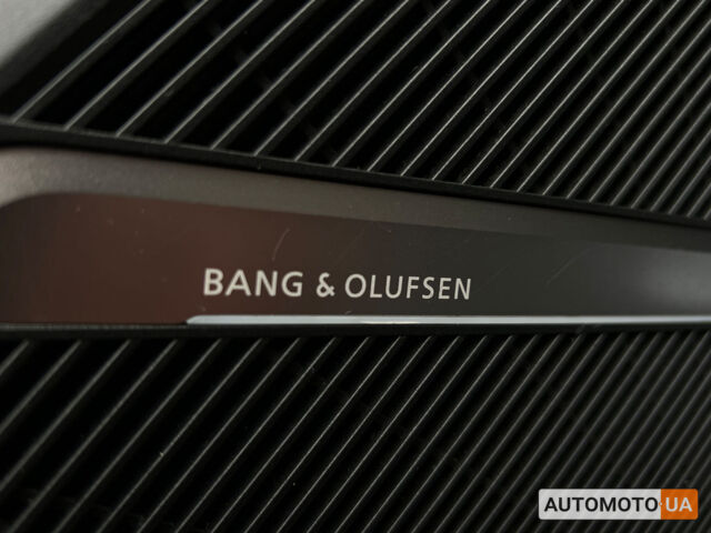 Синий Ауди Ку 5, объемом двигателя 2 л и пробегом 81 тыс. км за 33600 $, фото 19 на Automoto.ua