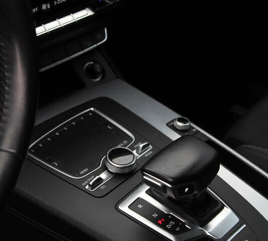 Синий Ауди Ку 5, объемом двигателя 1.97 л и пробегом 180 тыс. км за 28700 $, фото 29 на Automoto.ua