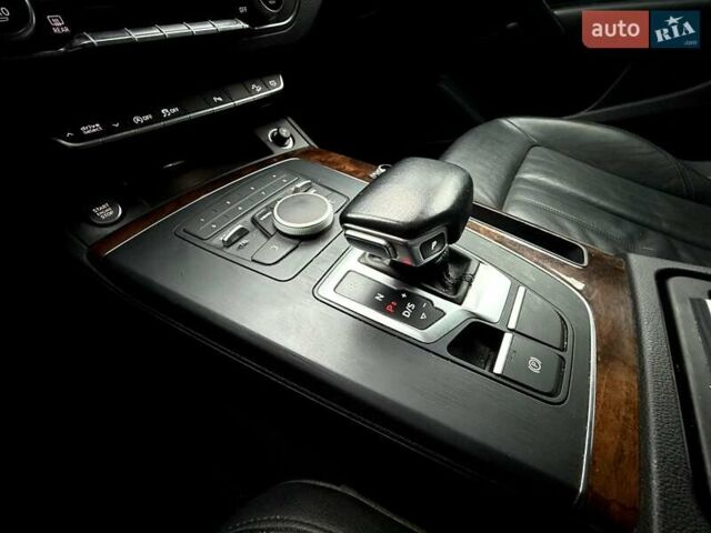 Синій Ауді Ку 5, об'ємом двигуна 2 л та пробігом 125 тис. км за 23500 $, фото 12 на Automoto.ua