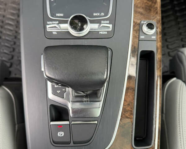 Синий Ауди Ку 5, объемом двигателя 2 л и пробегом 126 тыс. км за 25500 $, фото 20 на Automoto.ua