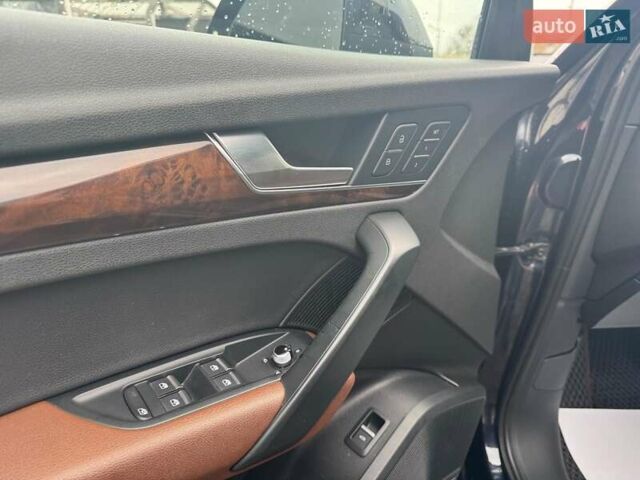 Синій Ауді Ку 5, об'ємом двигуна 2 л та пробігом 115 тис. км за 29790 $, фото 22 на Automoto.ua