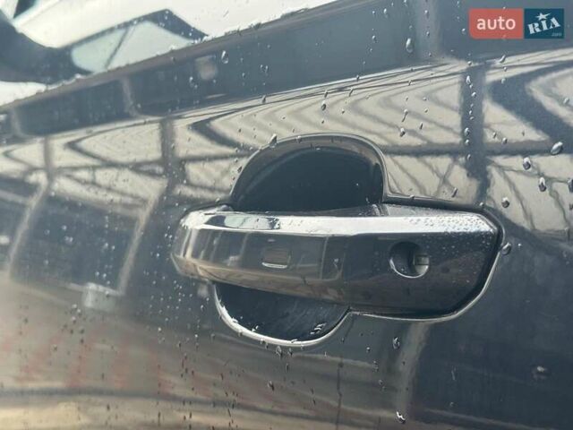 Синій Ауді Ку 5, об'ємом двигуна 2 л та пробігом 115 тис. км за 29790 $, фото 11 на Automoto.ua