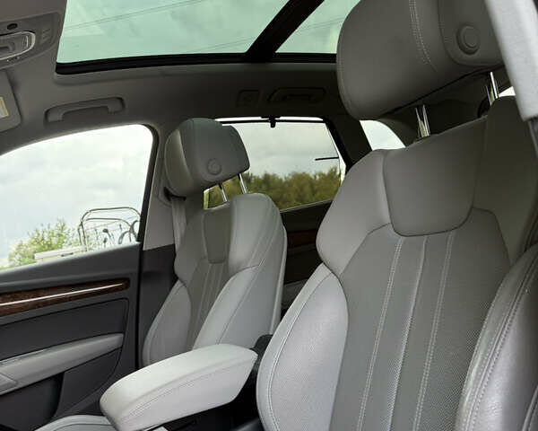 Синий Ауди Ку 5, объемом двигателя 2 л и пробегом 126 тыс. км за 25500 $, фото 22 на Automoto.ua