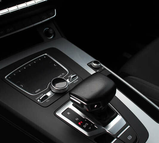 Синий Ауди Ку 5, объемом двигателя 1.97 л и пробегом 180 тыс. км за 28700 $, фото 27 на Automoto.ua