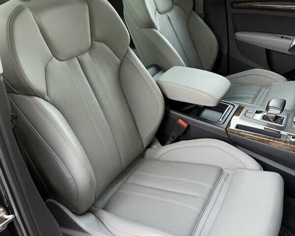 Синий Ауди Ку 5, объемом двигателя 2 л и пробегом 126 тыс. км за 25500 $, фото 33 на Automoto.ua