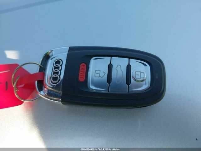 Синий Ауди Ку 5, объемом двигателя 2 л и пробегом 64 тыс. км за 2300 $, фото 10 на Automoto.ua