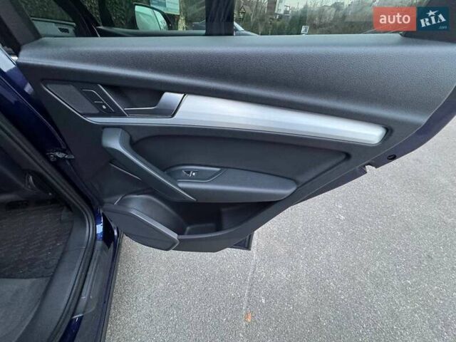 Синий Ауди Ку 5, объемом двигателя 2 л и пробегом 90 тыс. км за 27300 $, фото 35 на Automoto.ua