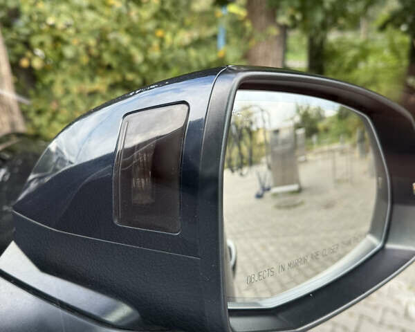 Синий Ауди Ку 5, объемом двигателя 2 л и пробегом 126 тыс. км за 25500 $, фото 35 на Automoto.ua