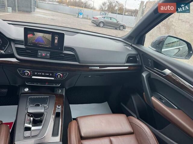 Синій Ауді Ку 5, об'ємом двигуна 2 л та пробігом 115 тис. км за 29790 $, фото 19 на Automoto.ua