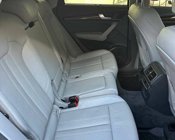 Ауді Ку 5 2017 у Чернівцях на Automoto.ua Синій Ауді Ку 5, об'ємом двигуна 1.98 л та пробігом 209 тис. км за 23800 $, фото 16 на Automoto.ua