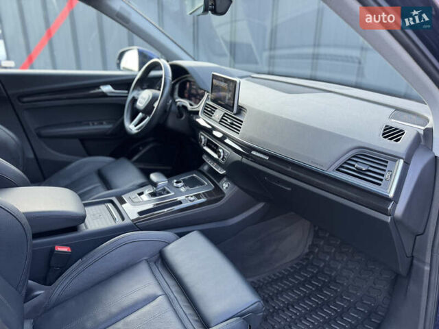 Синій Ауді Ку 5, об'ємом двигуна 2 л та пробігом 176 тис. км за 24499 $, фото 56 на Automoto.ua