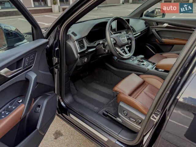 Синій Ауді Ку 5, об'ємом двигуна 2 л та пробігом 86 тис. км за 32999 $, фото 35 на Automoto.ua