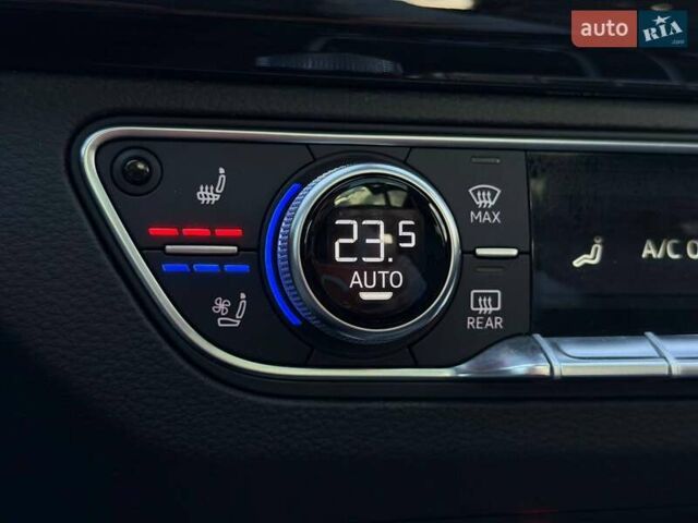 Синій Ауді Ку 5, об'ємом двигуна 1.98 л та пробігом 130 тис. км за 28000 $, фото 62 на Automoto.ua