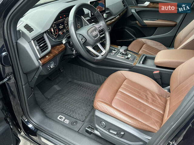 Синій Ауді Ку 5, об'ємом двигуна 2 л та пробігом 104 тис. км за 24999 $, фото 17 на Automoto.ua