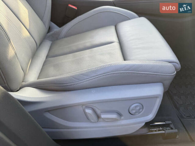 Синий Ауди Ку 5, объемом двигателя 1.98 л и пробегом 88 тыс. км за 30700 $, фото 11 на Automoto.ua