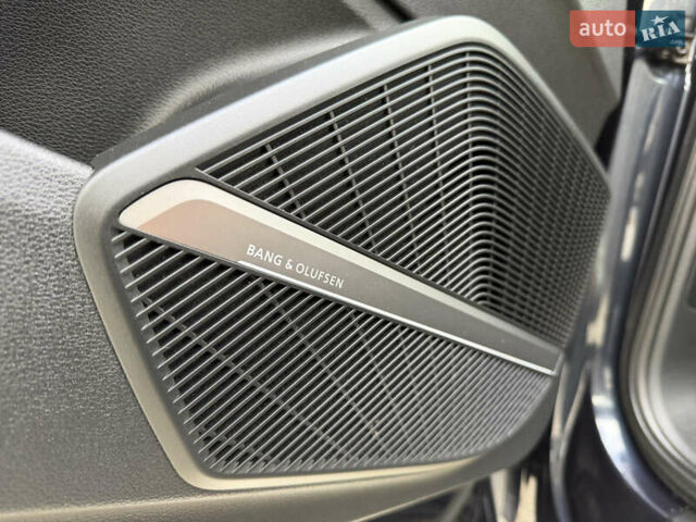 Синий Ауди Ку 5, объемом двигателя 2 л и пробегом 177 тыс. км за 24799 $, фото 31 на Automoto.ua