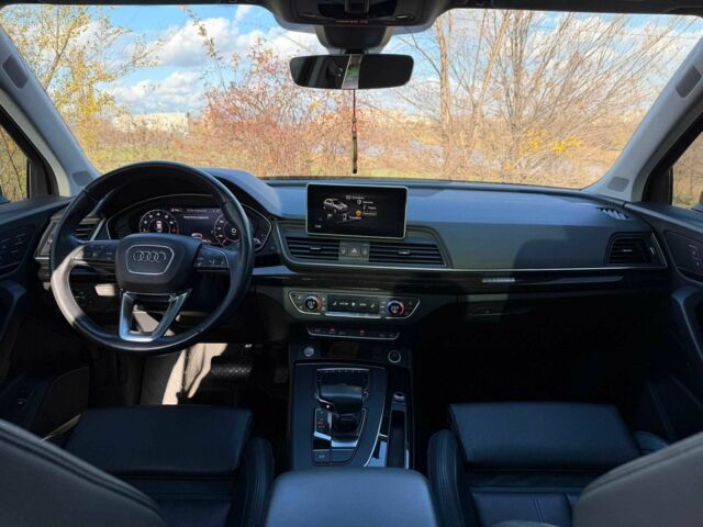 Синий Ауди Ку 5, объемом двигателя 2 л и пробегом 130 тыс. км за 28000 $, фото 17 на Automoto.ua