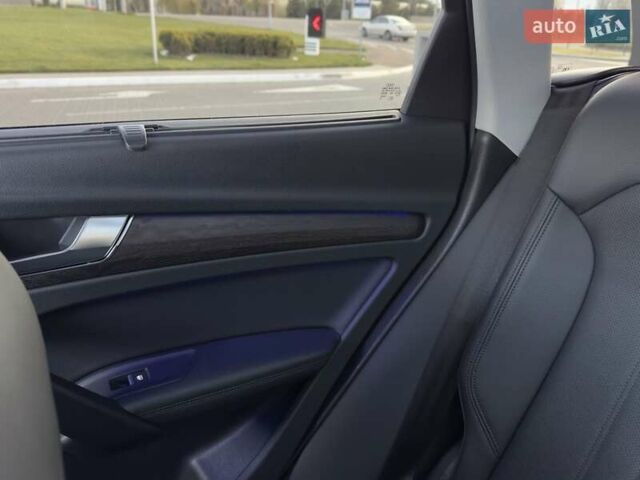 Синій Ауді Ку 5, об'ємом двигуна 1.98 л та пробігом 82 тис. км за 32000 $, фото 24 на Automoto.ua