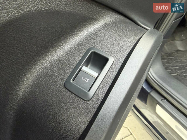 Синий Ауди Ку 5, объемом двигателя 2 л и пробегом 177 тыс. км за 24799 $, фото 32 на Automoto.ua