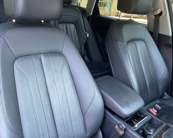 Синій Ауді Ку 5, об'ємом двигуна 2 л та пробігом 140 тис. км за 18200 $, фото 15 на Automoto.ua