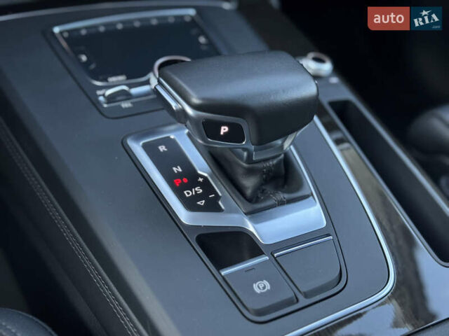 Синій Ауді Ку 5, об'ємом двигуна 2 л та пробігом 176 тис. км за 24499 $, фото 49 на Automoto.ua