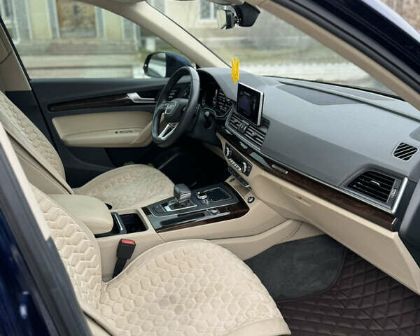 Синий Ауди Ку 5, объемом двигателя 1.98 л и пробегом 96 тыс. км за 24000 $, фото 4 на Automoto.ua