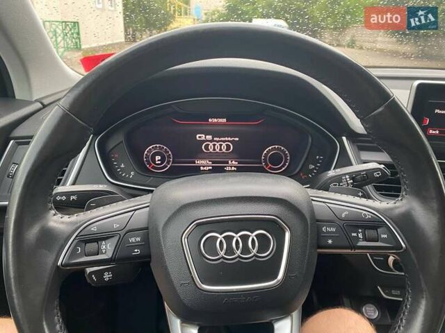 Синій Ауді Ку 5, об'ємом двигуна 2 л та пробігом 150 тис. км за 21999 $, фото 15 на Automoto.ua