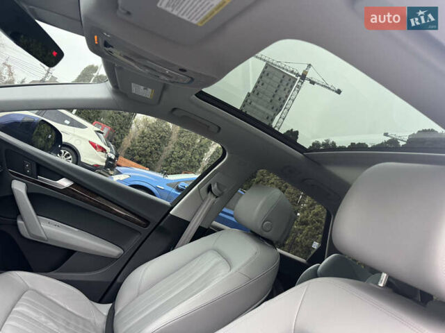 Синій Ауді Ку 5, об'ємом двигуна 2 л та пробігом 127 тис. км за 30000 $, фото 25 на Automoto.ua