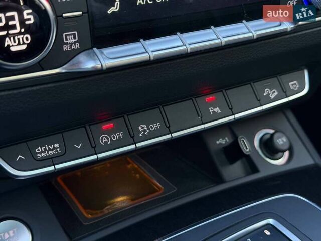 Синій Ауді Ку 5, об'ємом двигуна 1.98 л та пробігом 130 тис. км за 28000 $, фото 63 на Automoto.ua