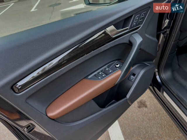 Синій Ауді Ку 5, об'ємом двигуна 2 л та пробігом 86 тис. км за 32999 $, фото 38 на Automoto.ua