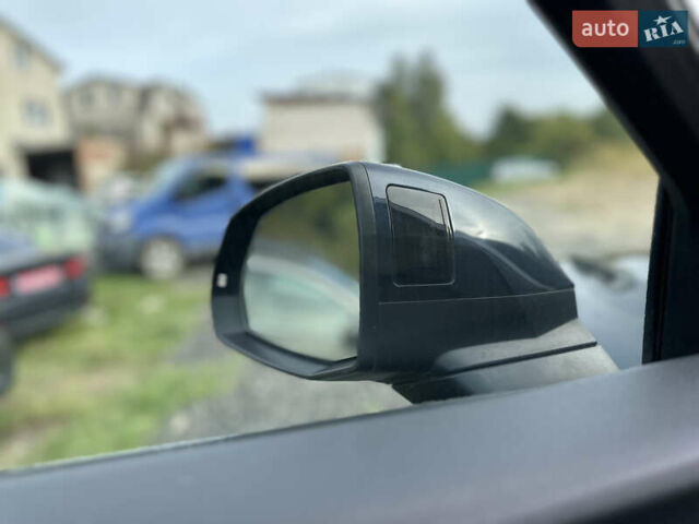 Синій Ауді Ку 5, об'ємом двигуна 1.98 л та пробігом 132 тис. км за 18000 $, фото 17 на Automoto.ua