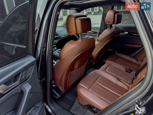 Синій Ауді Ку 5, об'ємом двигуна 2 л та пробігом 86 тис. км за 32999 $, фото 47 на Automoto.ua