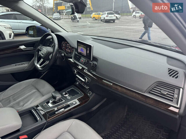 Синій Ауді Ку 5, об'ємом двигуна 2 л та пробігом 127 тис. км за 30000 $, фото 37 на Automoto.ua