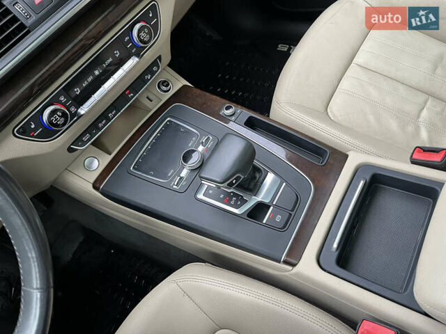 Синий Ауди Ку 5, объемом двигателя 1.98 л и пробегом 181 тыс. км за 23700 $, фото 33 на Automoto.ua