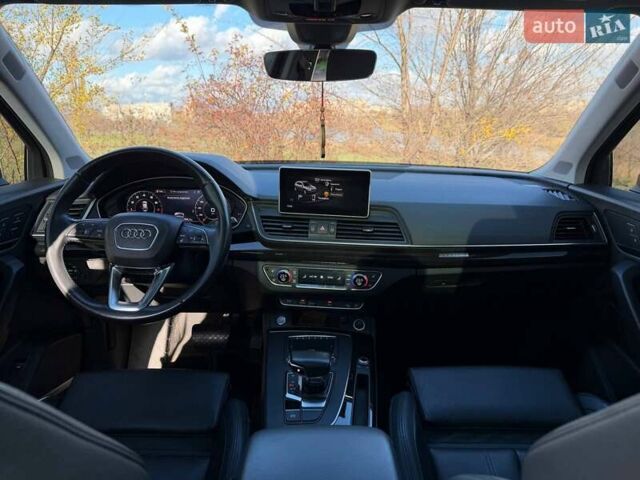 Синій Ауді Ку 5, об'ємом двигуна 1.98 л та пробігом 130 тис. км за 28000 $, фото 48 на Automoto.ua