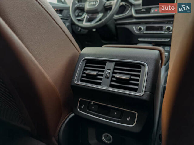 Синій Ауді Ку 5, об'ємом двигуна 2 л та пробігом 86 тис. км за 32999 $, фото 51 на Automoto.ua