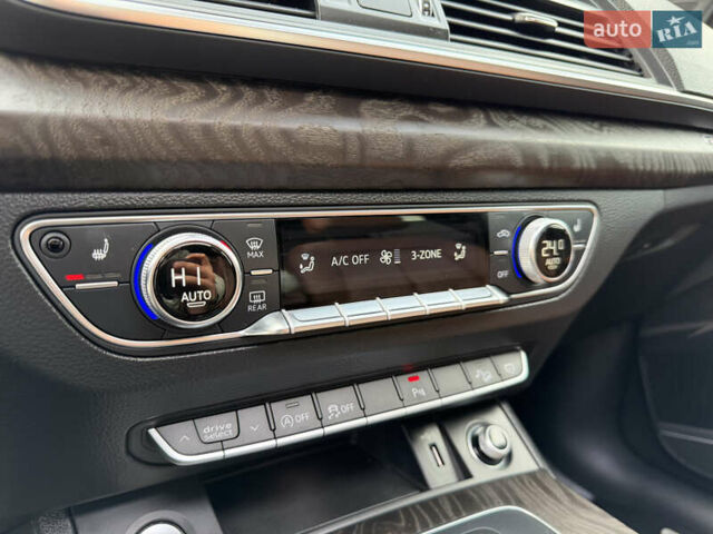 Синий Ауди Ку 5, объемом двигателя 2 л и пробегом 177 тыс. км за 24799 $, фото 49 на Automoto.ua