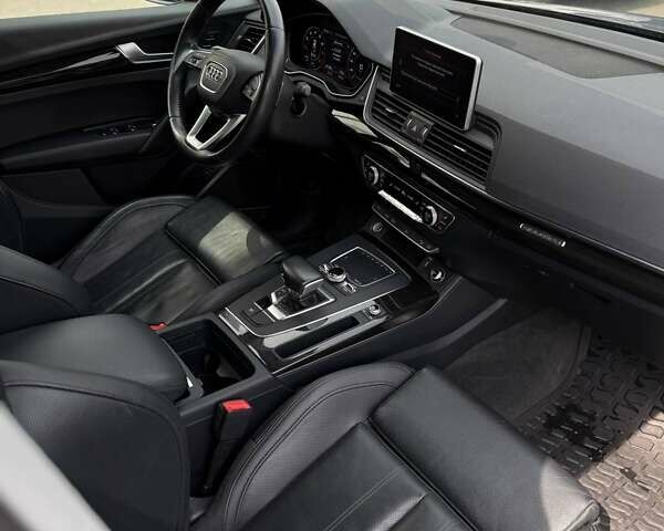 Синий Ауди Ку 5, объемом двигателя 1.98 л и пробегом 141 тыс. км за 27900 $, фото 12 на Automoto.ua