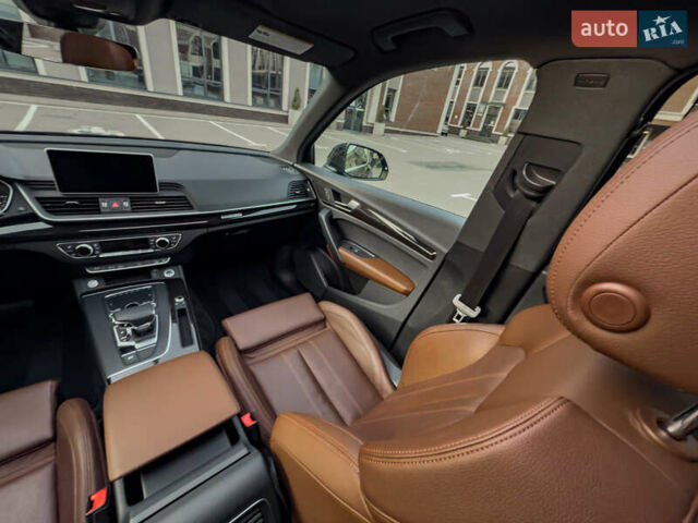 Синій Ауді Ку 5, об'ємом двигуна 2 л та пробігом 86 тис. км за 32999 $, фото 29 на Automoto.ua