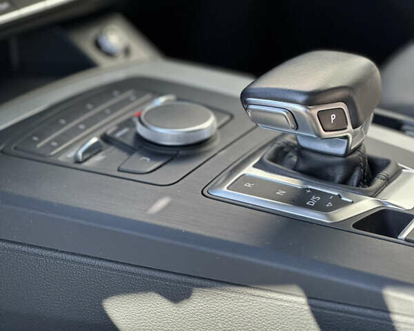 Синий Ауди Ку 5, объемом двигателя 1.97 л и пробегом 230 тыс. км за 27900 $, фото 33 на Automoto.ua