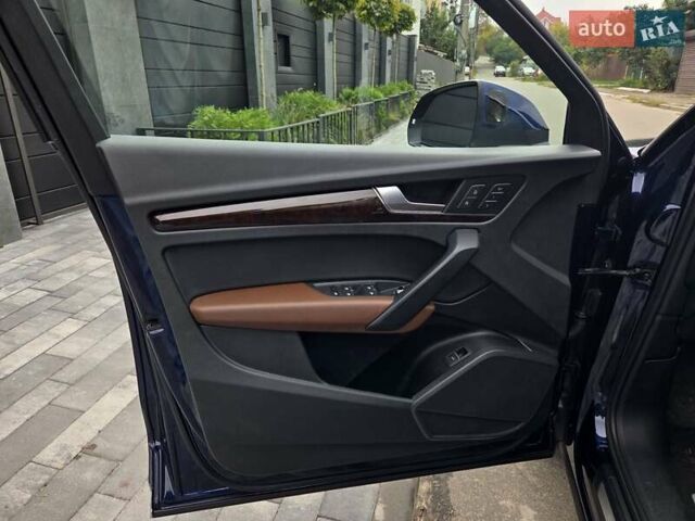 Синій Ауді Ку 5, об'ємом двигуна 2 л та пробігом 126 тис. км за 25700 $, фото 8 на Automoto.ua