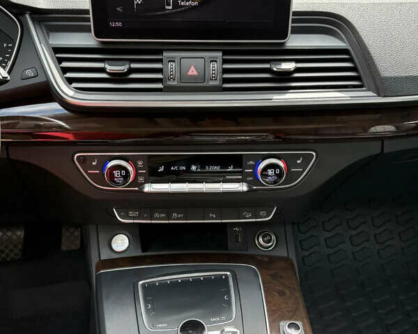 Синий Ауди Ку 5, объемом двигателя 2 л и пробегом 97 тыс. км за 29000 $, фото 18 на Automoto.ua