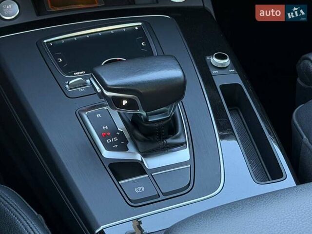 Синій Ауді Ку 5, об'ємом двигуна 1.98 л та пробігом 130 тис. км за 28000 $, фото 54 на Automoto.ua